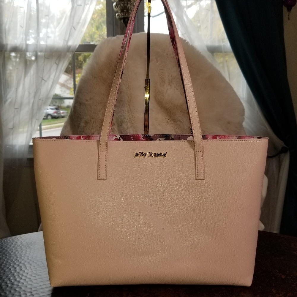 BETSY JOHNSON large pink leather tote with included matching wristlet